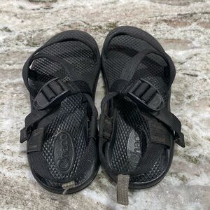 Children’s size 4 black chacos
